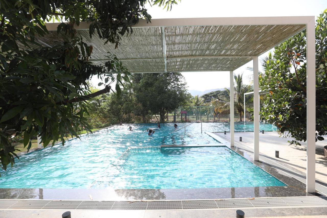 Golden Fields Resort Mulshi Exterior foto