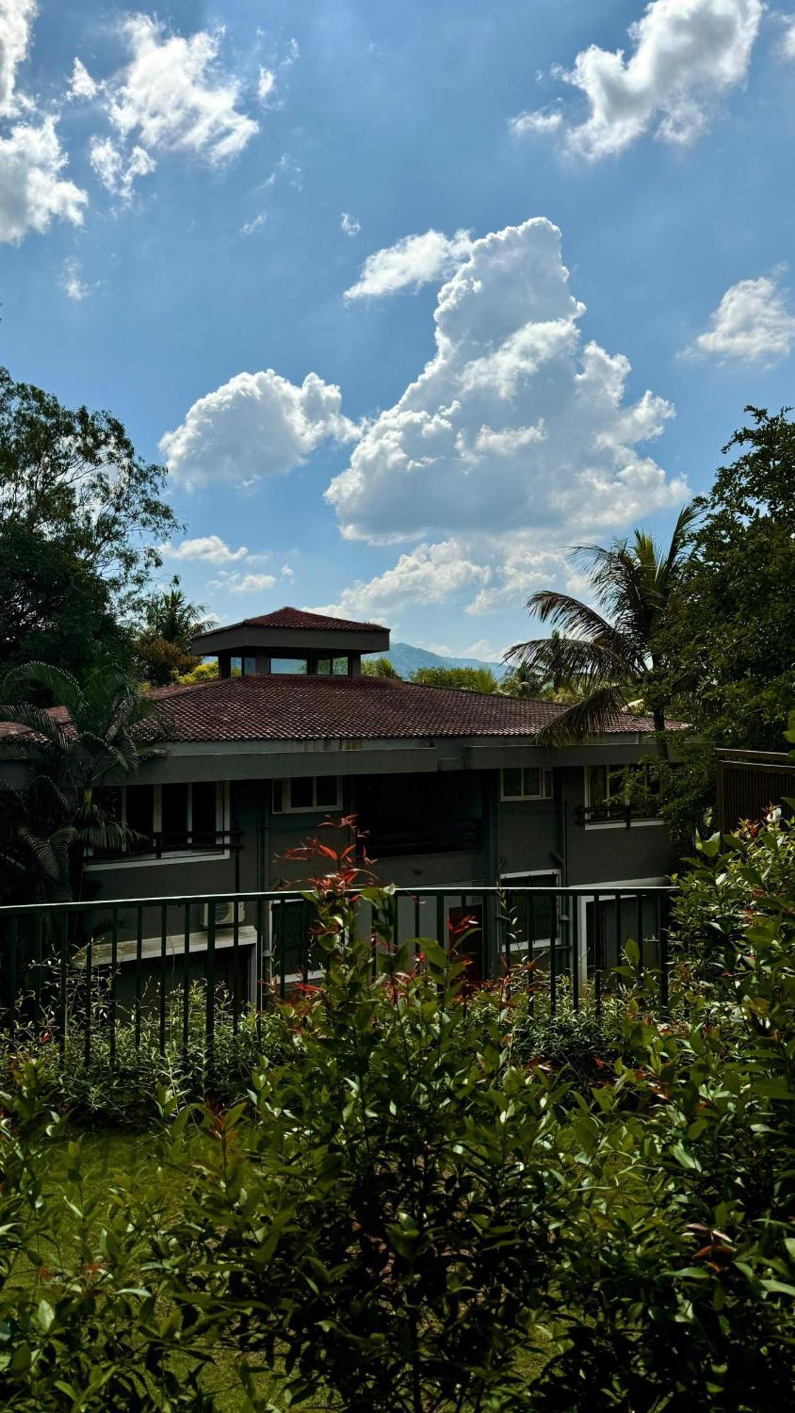 Golden Fields Resort Mulshi Exterior foto